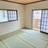 ２階和室８帖☆広い８帖の和室は、日当たりが良く家族の寝室にぴったりです♪(寝室)