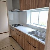キッチン５帖☆広いキッチンなので家事がしやすく、大きめの収納棚も置くこともできます♪(キッチン)