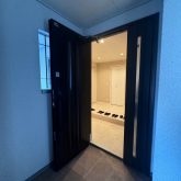 (玄関)